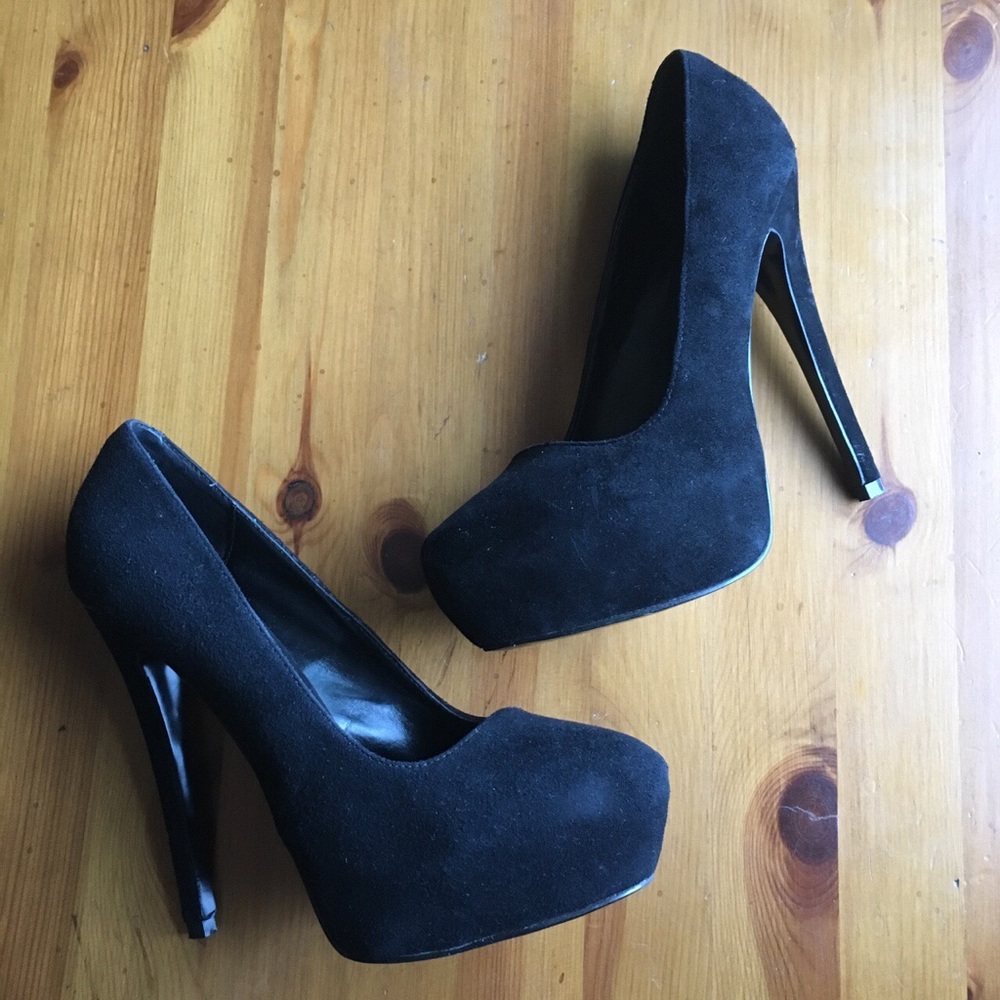 Steve Madden Yasmin pumps.
